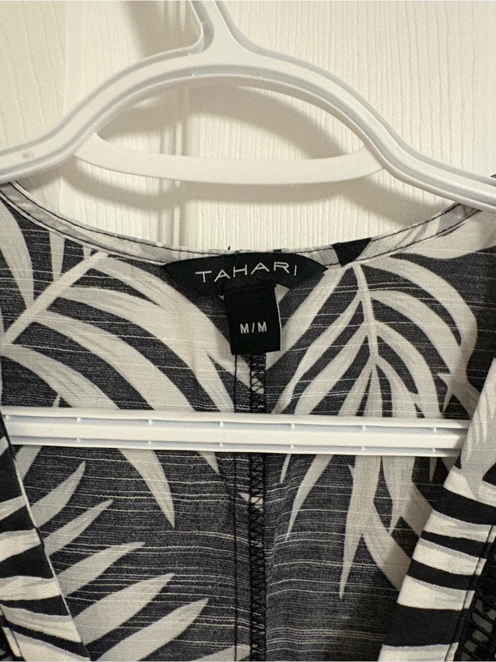 Tahari Black and White Tropical Leaf V-Neck Beach Cover - Picture 3 of 3